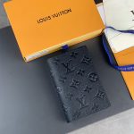 louis-vuitton-passport-cover–M63914_PM2_Front_view