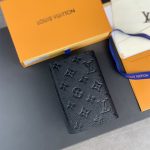 louis-vuitton-passport-cover–M63914_PM2_Front_view