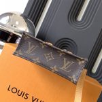 louis-vuitton-petit-sac-plat-bag-monogram-canvas-wallets-and-small-leather-goods–M81295_PM2_Front_view