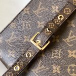 louis-vuitton-sac-plat-pm–M46263_PM1_Ambiance_view