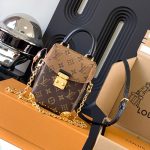 louis-vuitton-camera-box–M82465_PM1_Cropped_worn_view