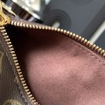 louis-vuitton-side-trunk-pm-monogram-canvas-handbags–M46815_PM2_Front_view