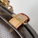 louis-vuitton-saumur-bb-monogram-canvas-handbags–M46740_PM2_Front_view