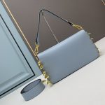 fendi-baguettebag-calf-fendacepinbrooches-skyblue-1.jpg