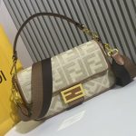 fendi-baguettebag-ffcanvas-beige-1.jpg