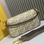 fendi-baguettebag-ffcanvas-beige-1.jpg