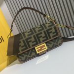 fendi-baguettebag-ffcanvas-green-1.jpg