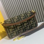 fendi-baguettebag-ffcanvas-green-1.jpg