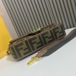 fendi-baguettebag-ffcanvas-green-1.jpg