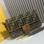 fendi-baguettebag-ffcanvas-green-1.jpg