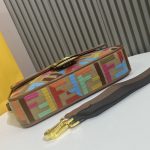 fendi-baguettebag-ffcanvas-multibeige-1.jpg