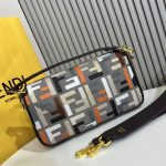 fendi-baguettebag-ffcanvas-multigrey-1.jpg