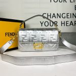 fendi-baguettebag-ffnapper-silver-1.jpg