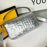 fendi-baguettebag-ffnapper-silver-1.jpg