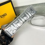 fendi-baguettebag-ffnapper-silver-1.jpg