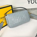 fendi-baguettebag-ffnapper-skyblue-1.jpg