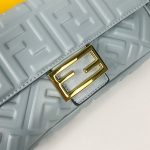 fendi-baguettebag-ffnapper-skyblue-1.jpg