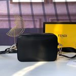 fendi-compactcameracase-romacalf-black-1.jpg