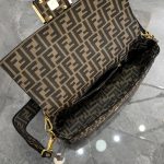 fendi-large-baguettebag-fffabric-brown-1.jpg