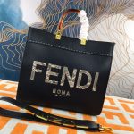 fendi-medium-sunshineshopperbag-pythonroma-calf-black.jpg