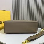 fendi-medium-sunshineshopperbag-romacalf-khaki-1.jpg