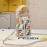 fendi-mini-montresor-bucketbag-wovenhandle-ffcanvas-beige-1.jpg