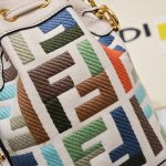 fendi-mini-montresor-bucketbag-wovenhandle-ffcanvas-beige-1.jpg