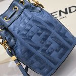 fendi-mini-montresor-bucketbag-wovenhandle-ffcanvas-blue-1.jpg