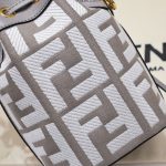 fendi-mini-montresor-bucketbag-wovenhandle-ffcanvas-grey-1.jpg