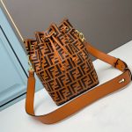 fendi-montresor-bucketbag-ffcalf-orange-1.jpg