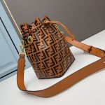 fendi-montresor-bucketbag-ffcalf-orange-1.jpg