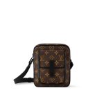 louis-vuitton-christopher-wearable-wallet–M69404_PM2_Front_view