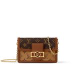 louis-vuitton-dauphine-chain-wallet-other-monogram-canvas-wallets-and-small-leather-goods–M68746_PM2_Front_view