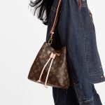 louis-vuitton-néonoé-bb-monogram-canvas-handbags–M46581_PM2_Front_view