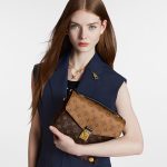 louis-vuitton-pochette-métis-monogram-reverse-canvas-handbags–M44876_PM2_Front_view