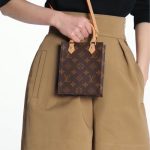 louis-vuitton-petit-sac-plat-bag-monogram-canvas-wallets-and-small-leather-goods–M81295_PM2_Front_view